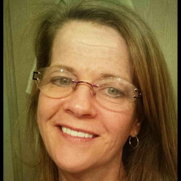 Meet your Posher, Sheila - Picture 1 of 1